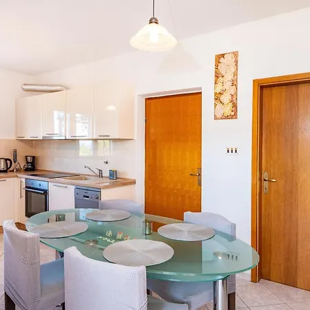 Milena * Novigrad (Dalmatia)