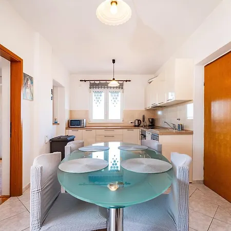 Milena Apartment *
